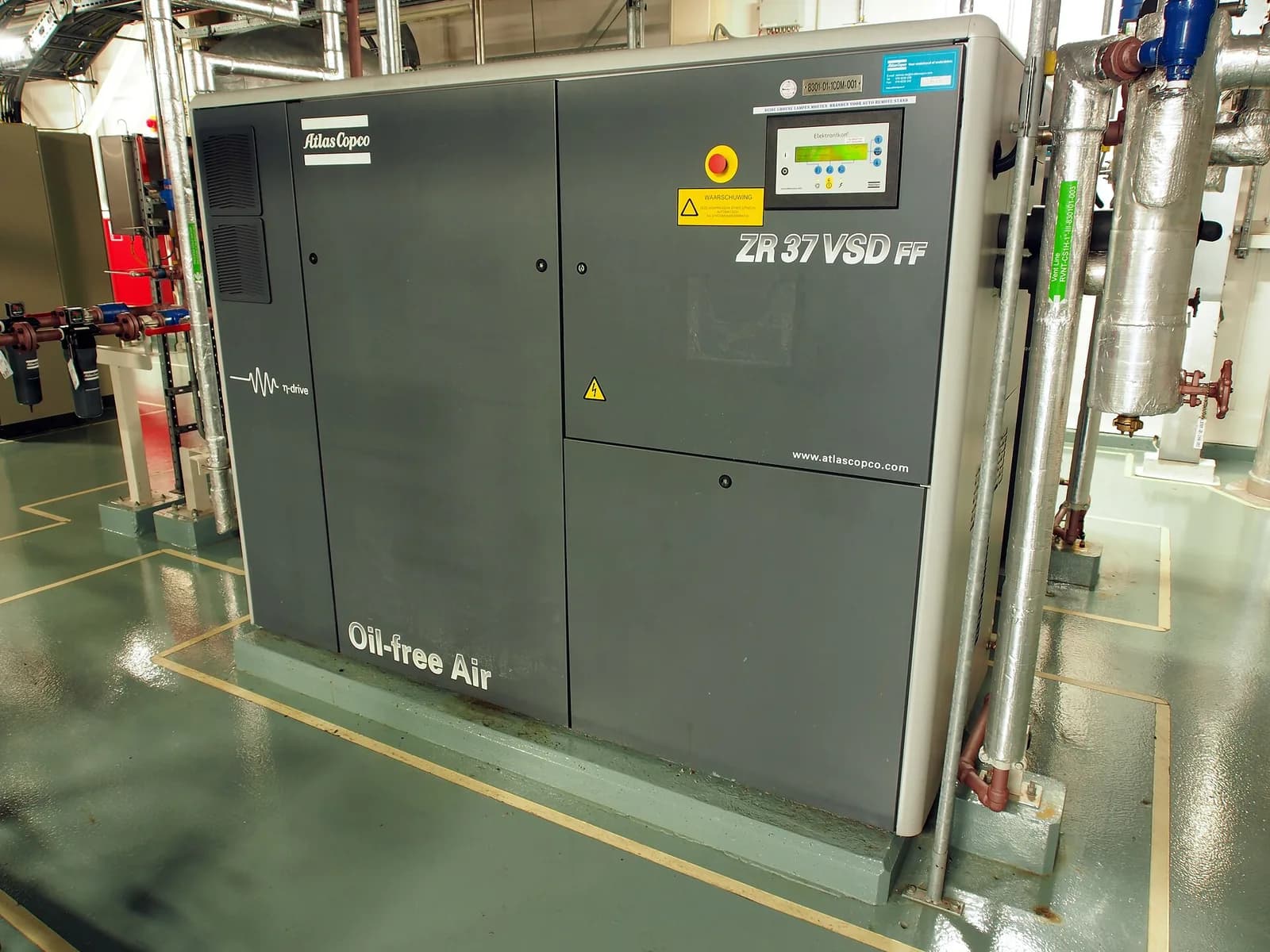 Screw compressor unit